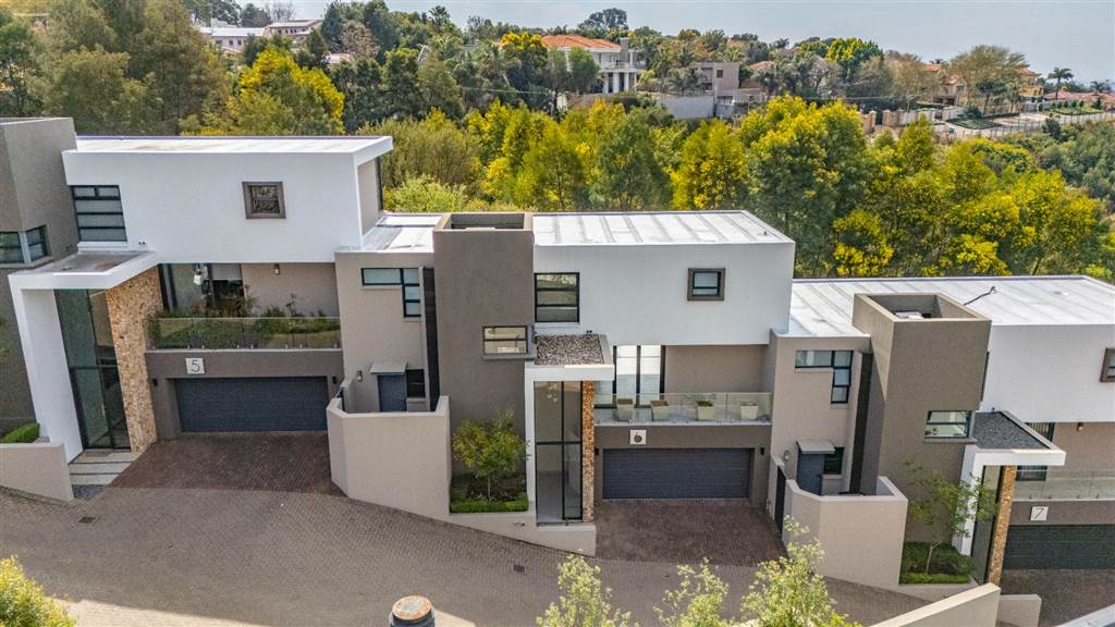 House For Sale in Waterkloof Ridge, Pretoria