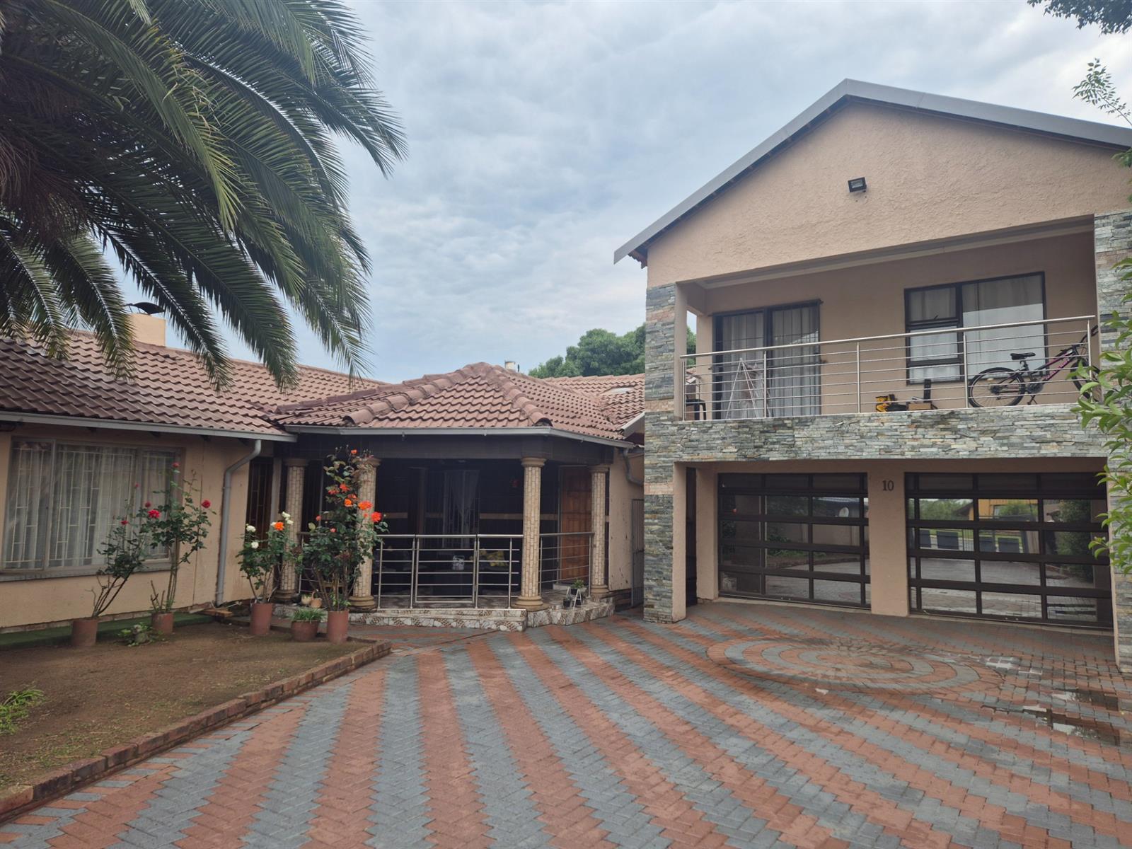House for sale in Dalpark, Brakpan, 1033 m²