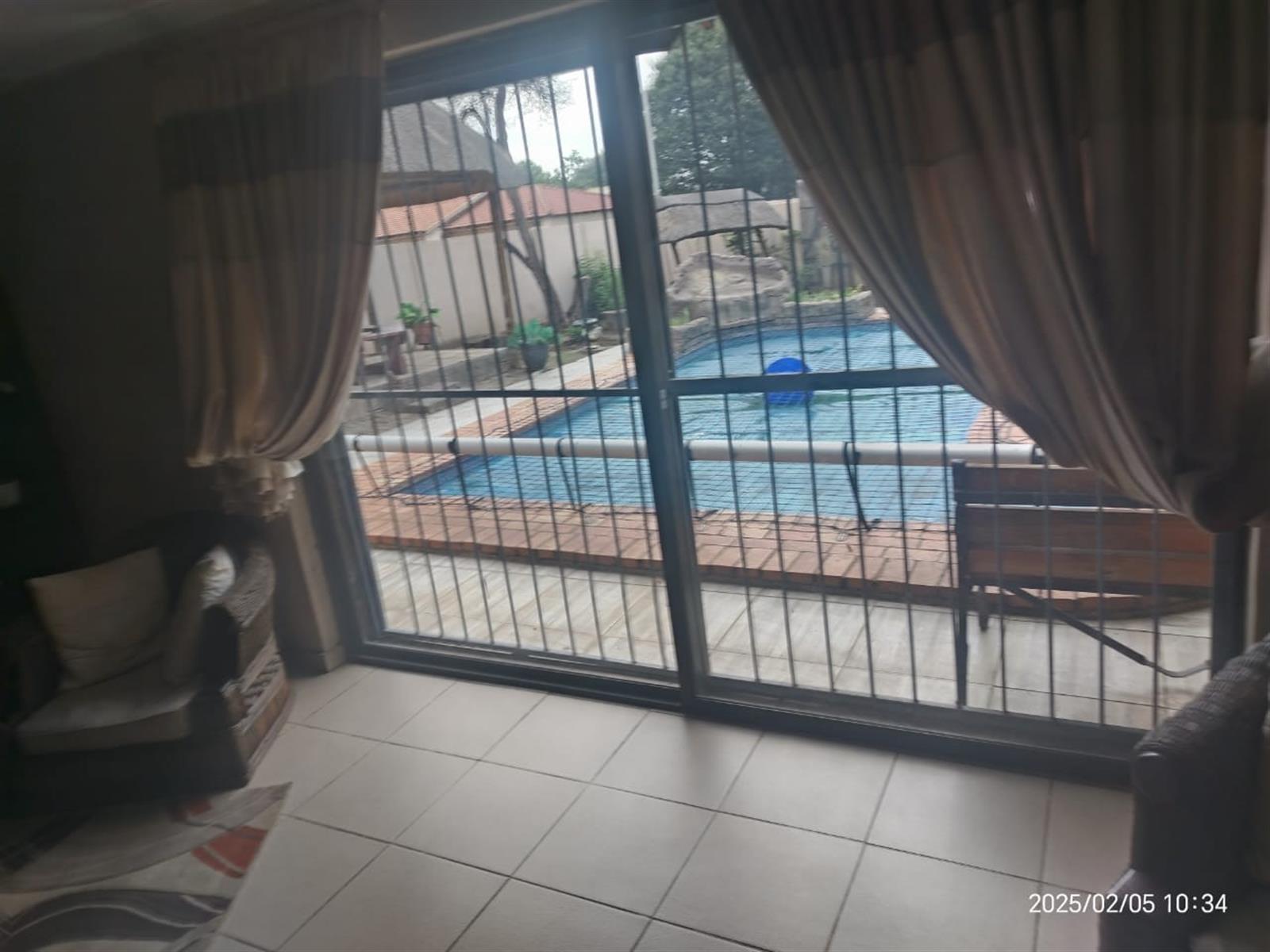 House for sale in Dalpark, Brakpan, 1033 m²