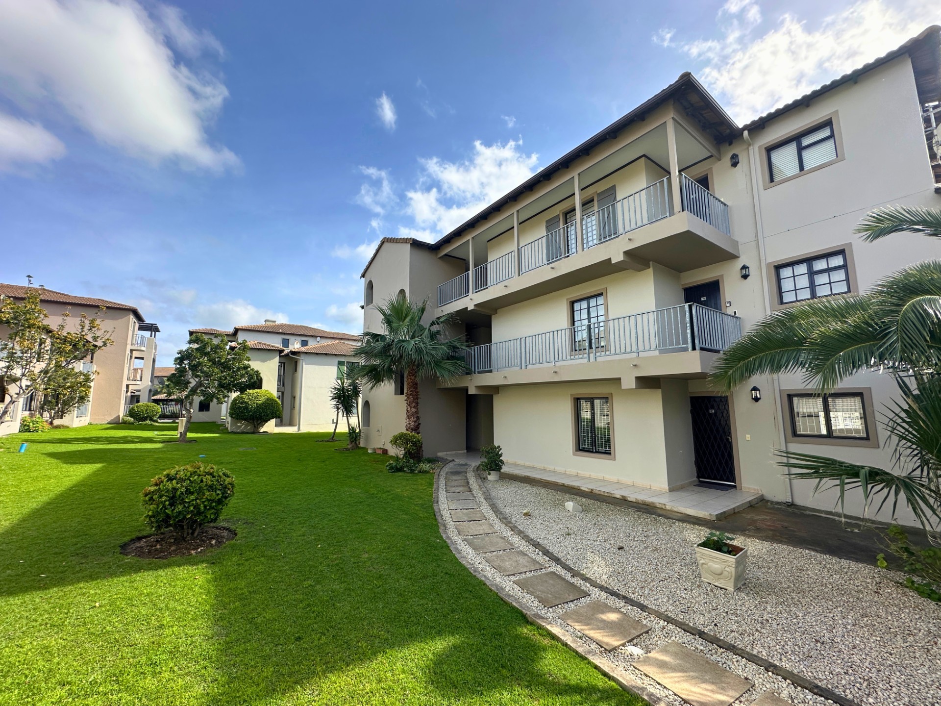 Apartment for rent in Santini Village, Bowtie, Plettenberg Bay, 126 m²