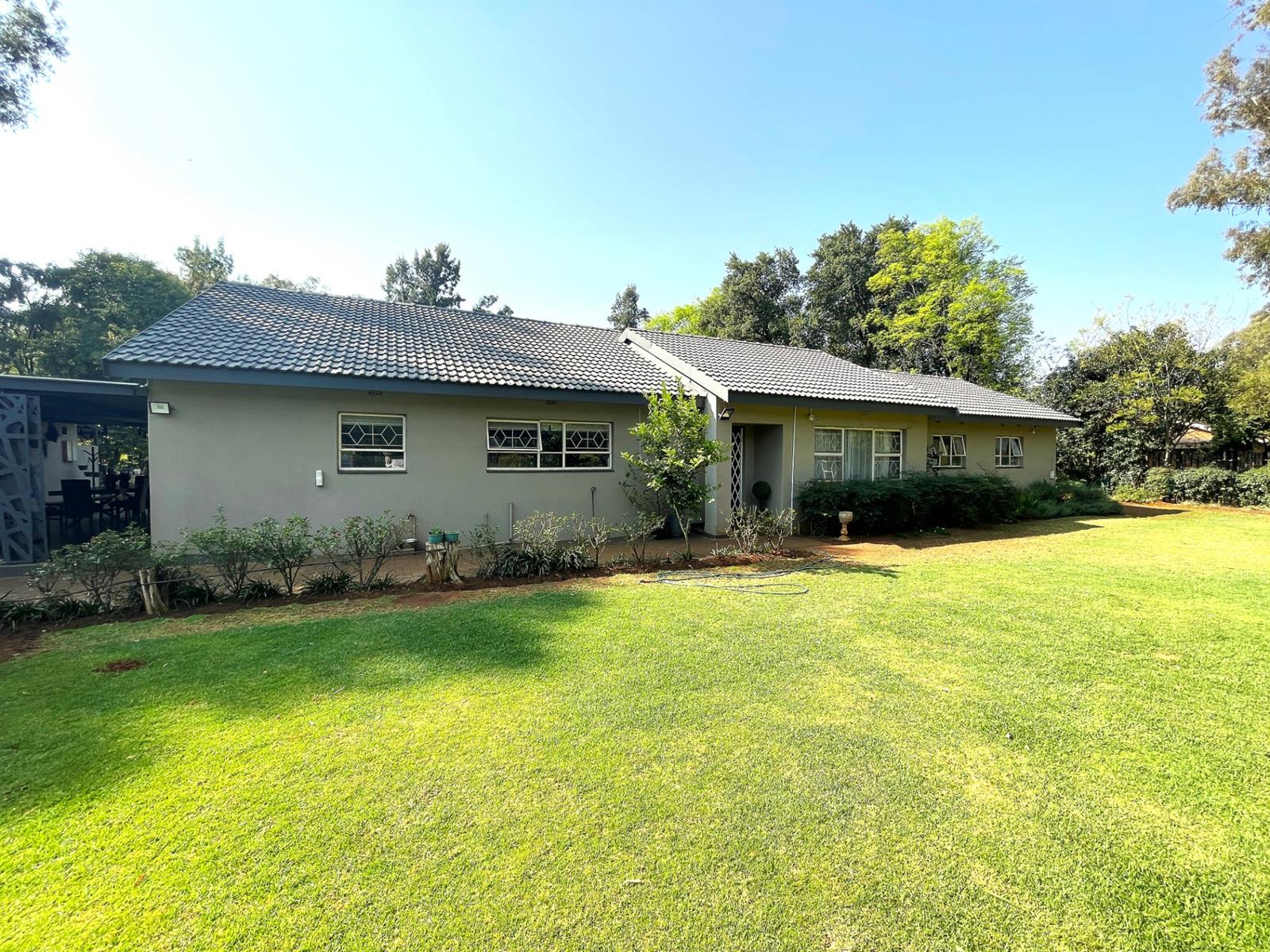 Four Bedroom House Plus Granny Flat For Sale in Henley on Klip