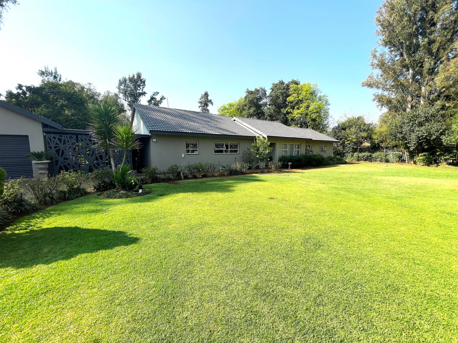 Four Bedroom House Plus Granny Flat For Sale in Henley on Klip