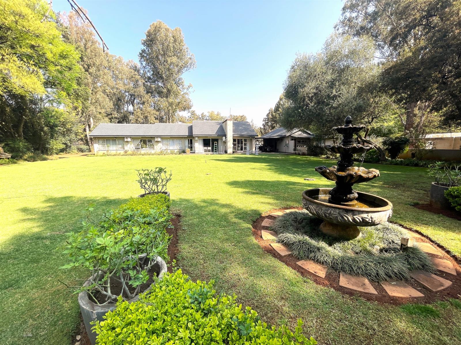 Four Bedroom House Plus Granny Flat For Sale in Henley on Klip