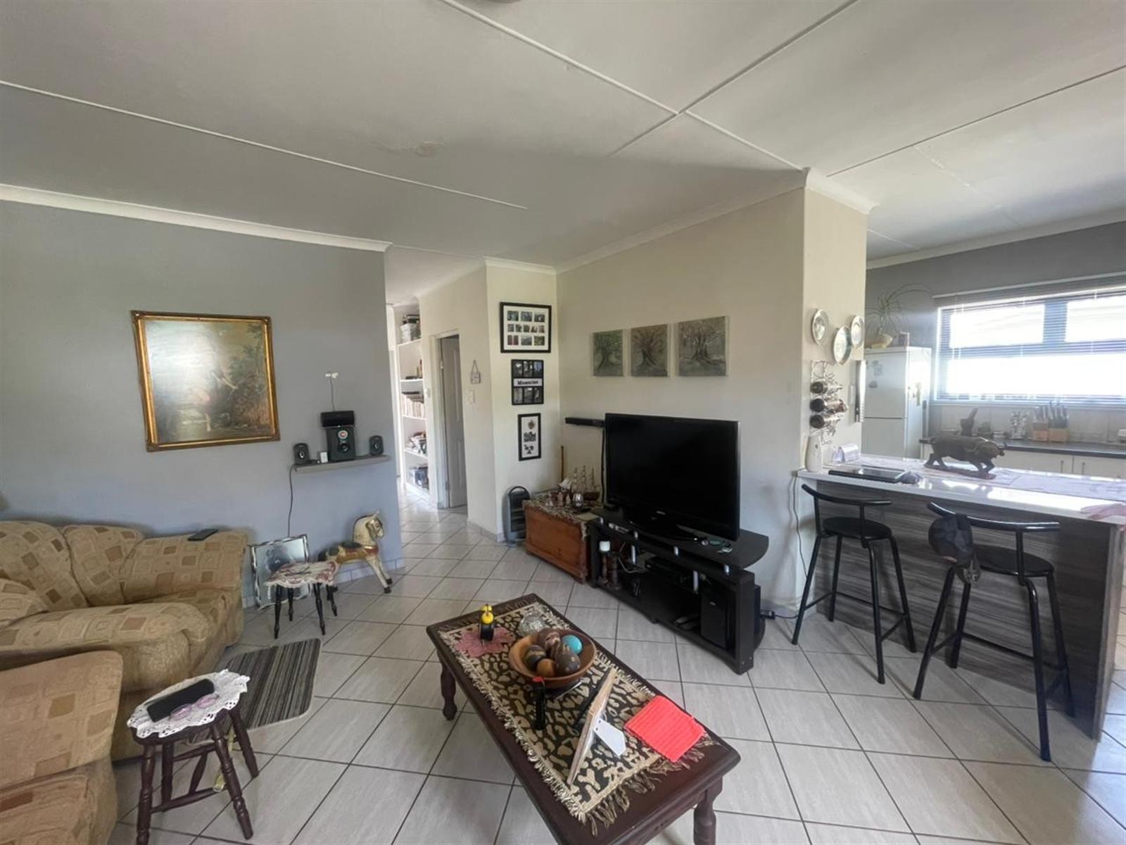 3-Bedroom Townhouse in Umlele Heights, Kidd’s Beach
