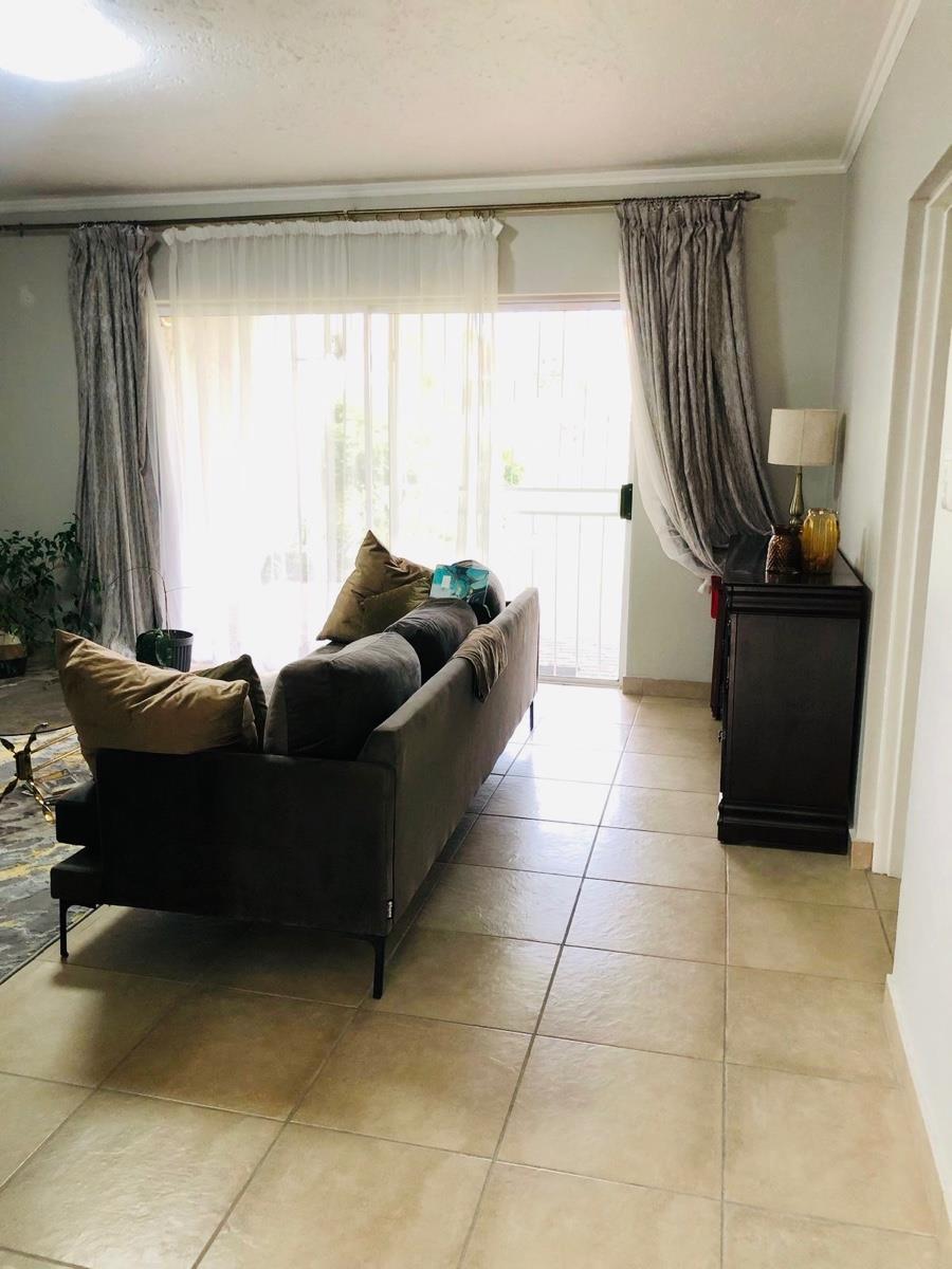 Apartment For Sale in Halfway House, Midrand