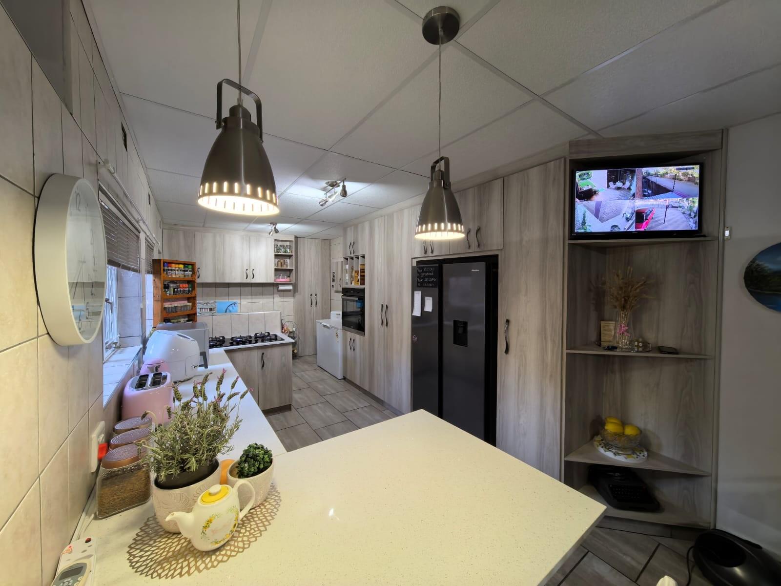 Discover Your Perfect Low-Maintenance Secure Townhouse in Rhodesdene, Kimberley!