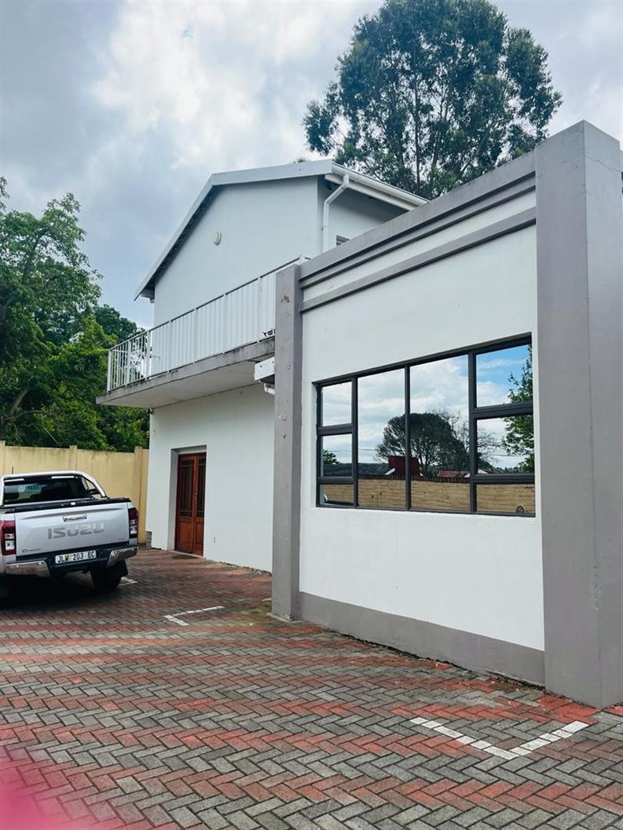 Lodge for sale in Butterworth, 1200 m²