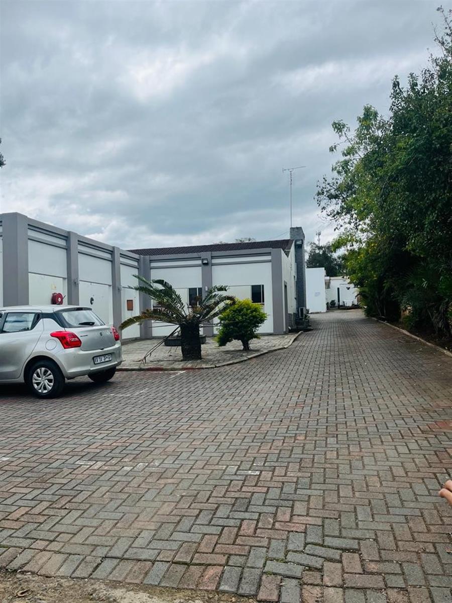 Lodge for sale in Butterworth, 1200 m²