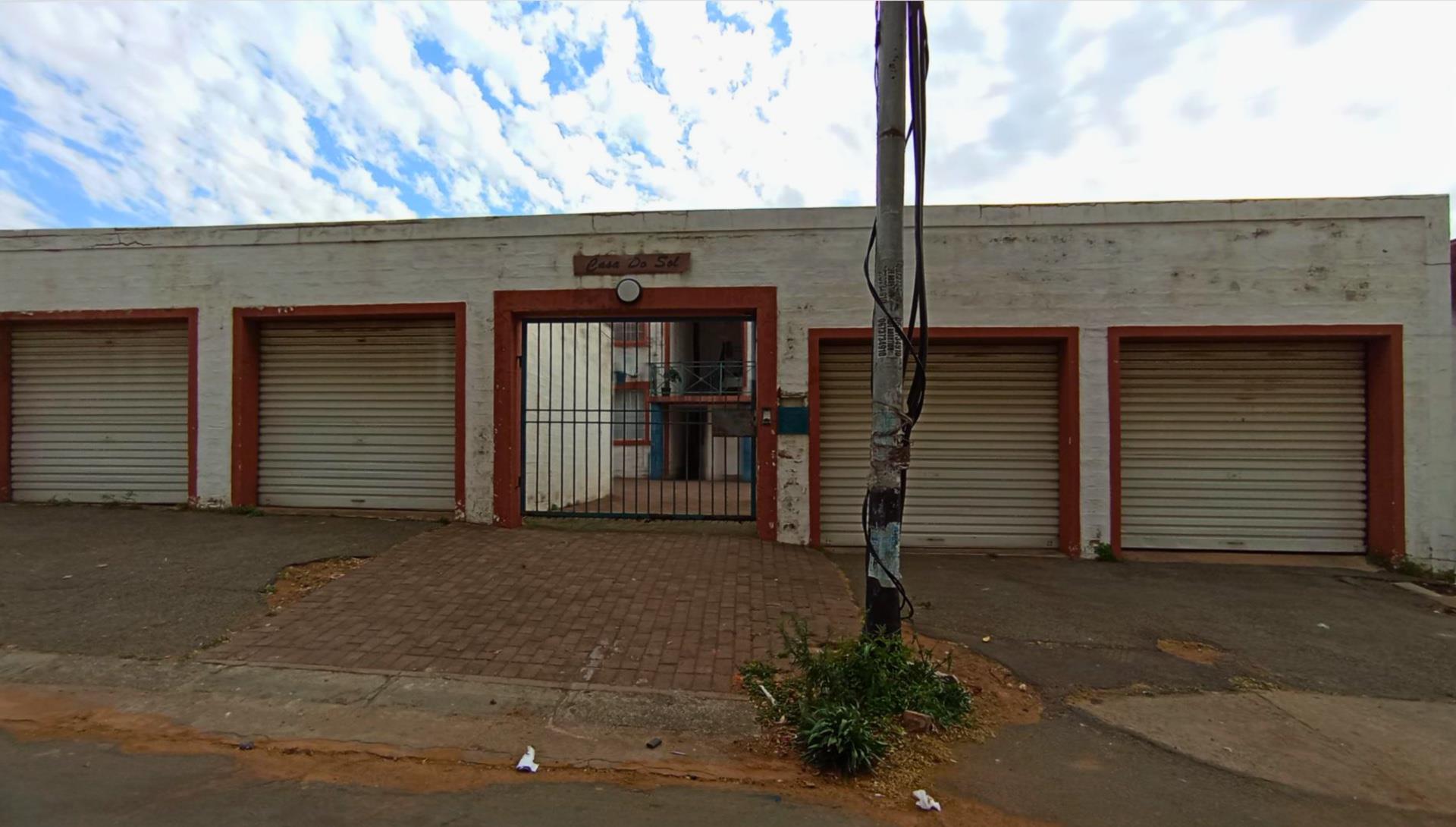 Apartment For Sale in Rosettenville, Johannesburg