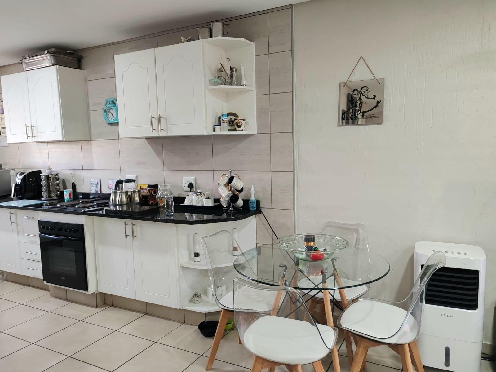 Townhouse in Vanderbijlpark SW 5, Vanderbijlpark SW, Vanderbijlpark, R835 000.00