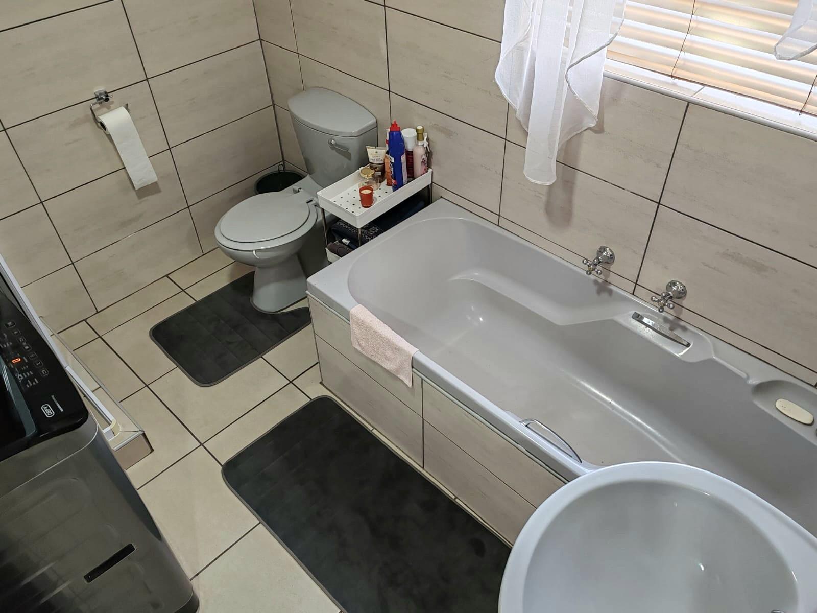 Townhouse in Vanderbijlpark SW 5, Vanderbijlpark SW, Vanderbijlpark, R835 000.00