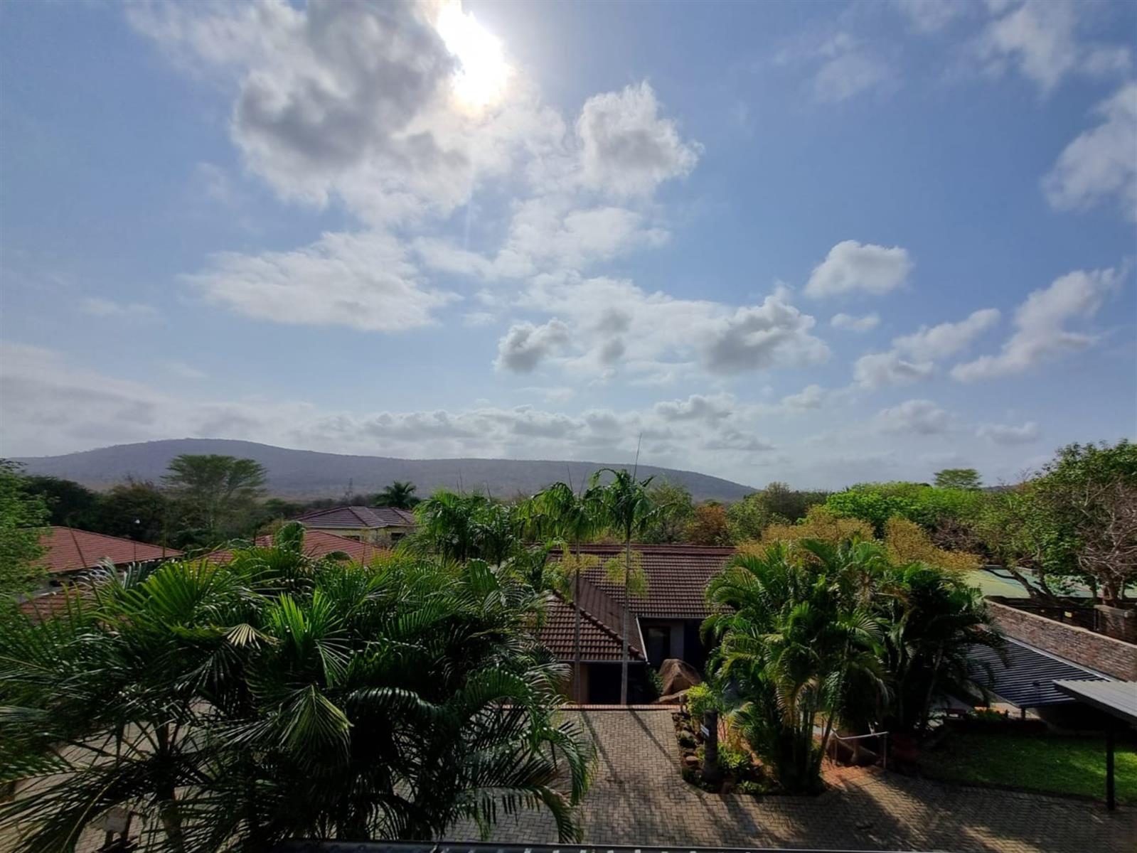 House for sale in Komatipoort, 1545 m²