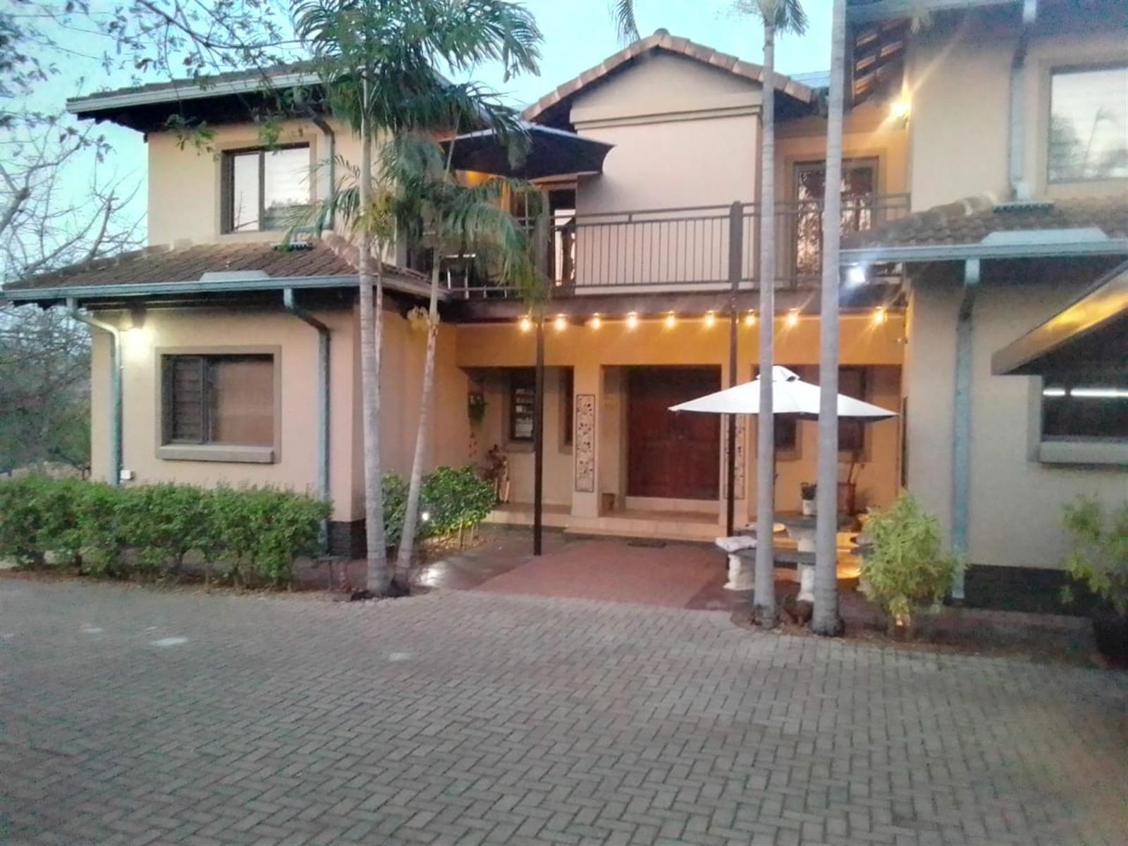 House for sale in Komatipoort, 1545 m²