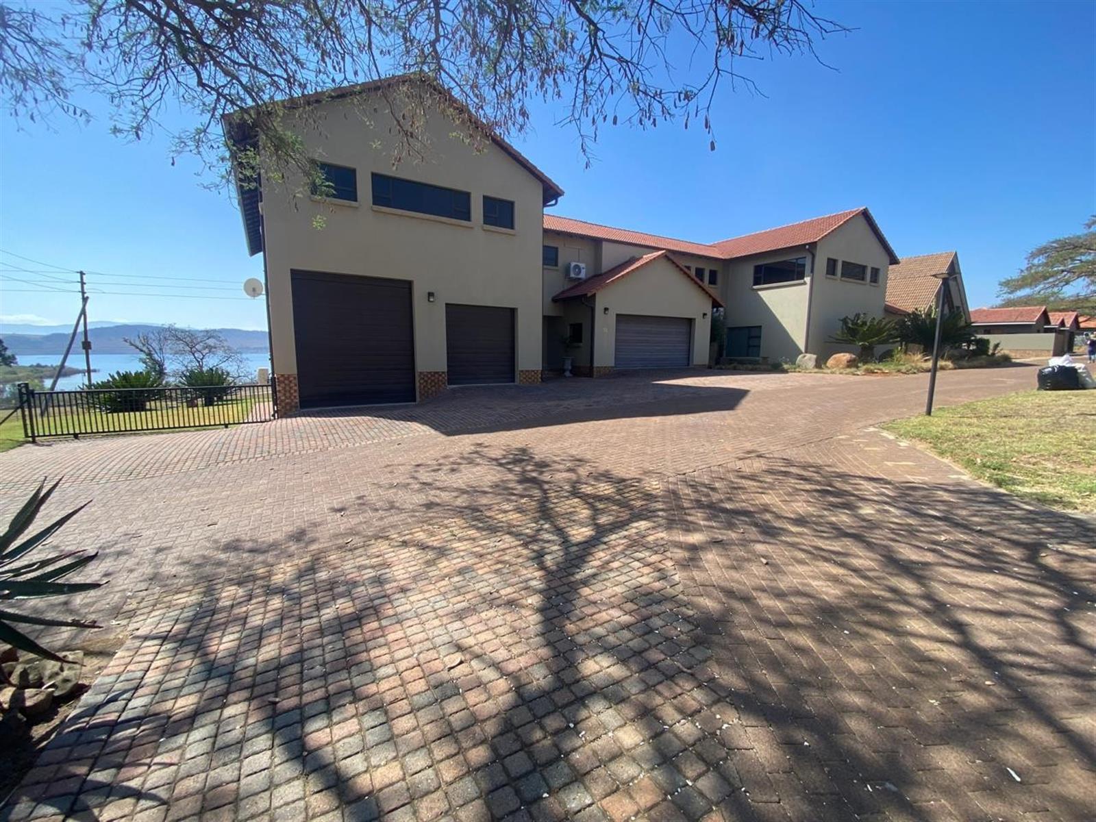 Elegant 5-Bedroom Luxury Home at Vygeboom Dam