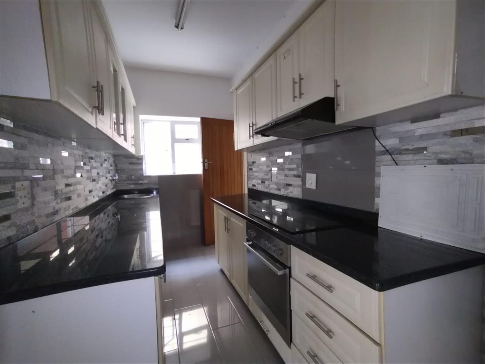Apartment for rent in Essenwood, Durban, KwaZulu Natal