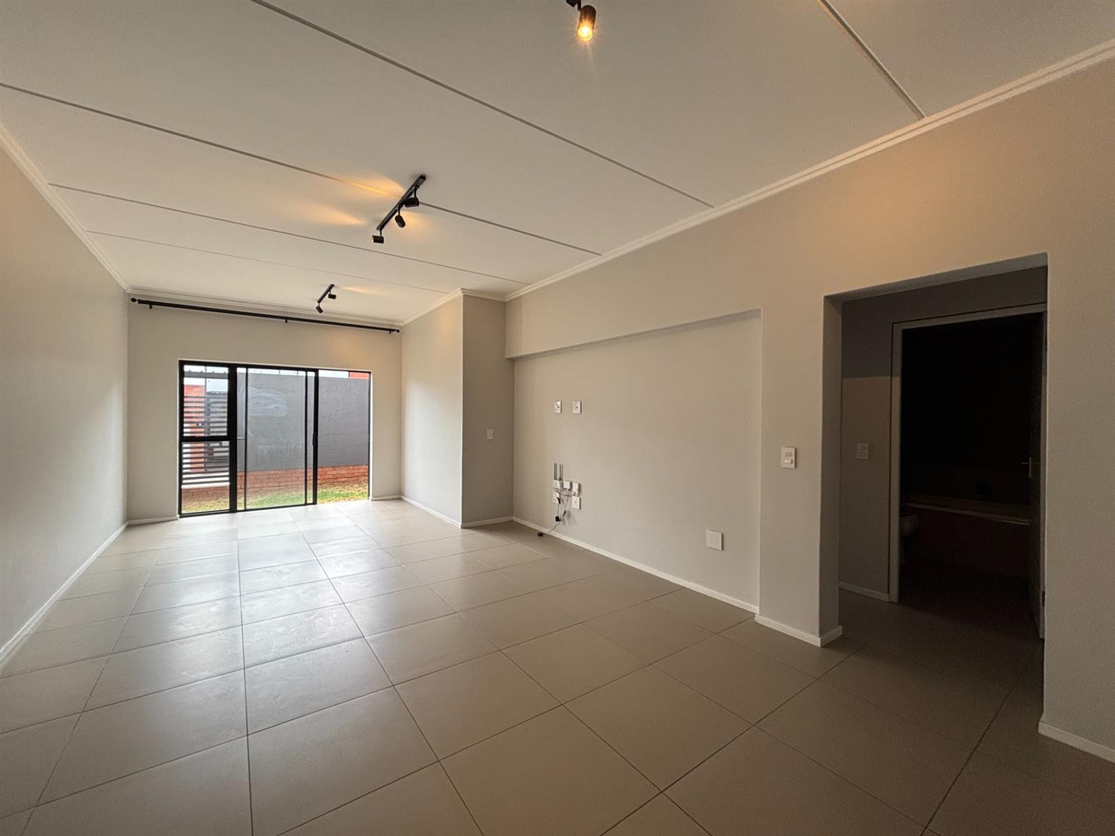 Modern Garden Apartment in The Bailey, Bryanston