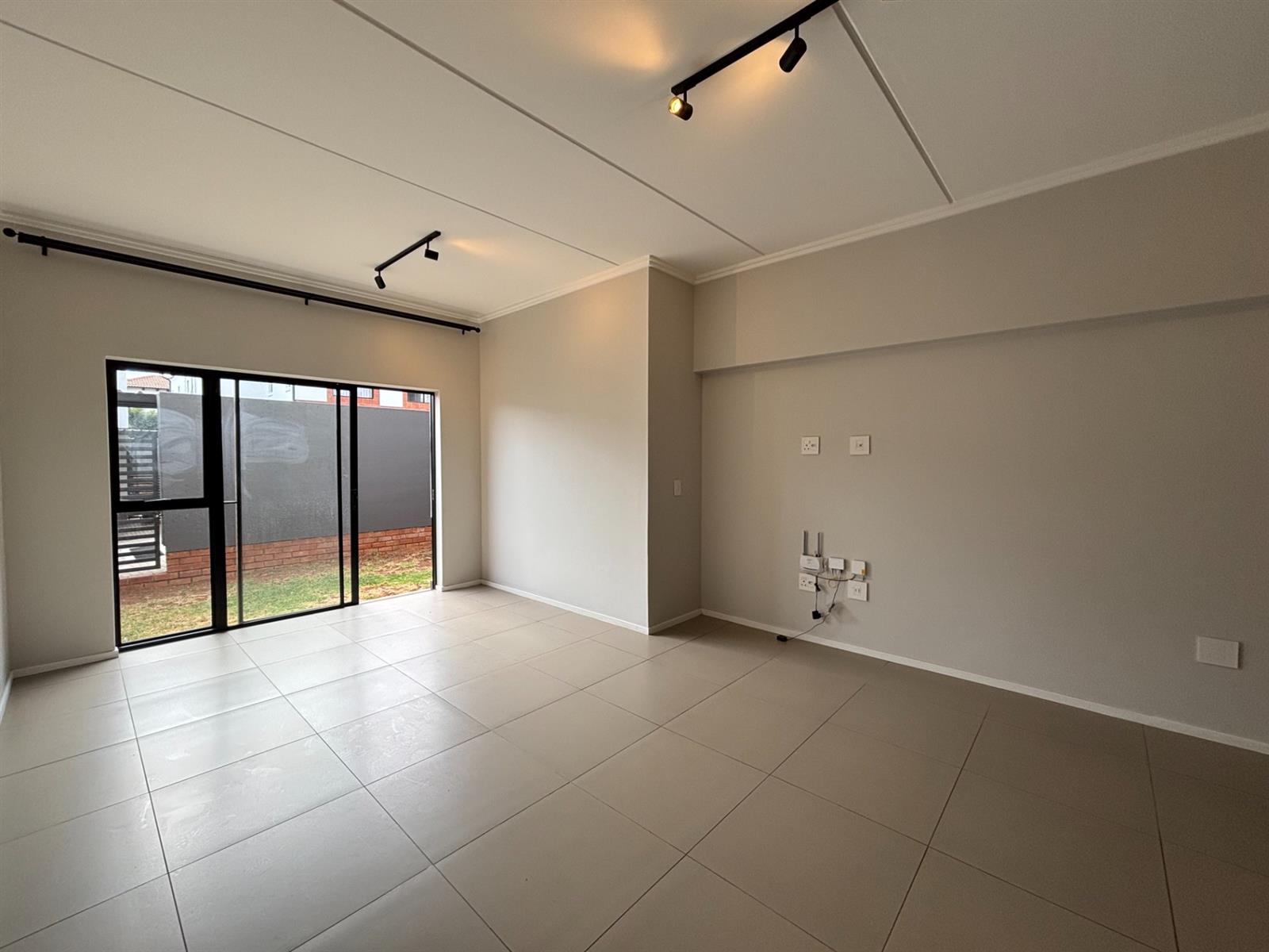 Modern Garden Apartment in The Bailey, Bryanston