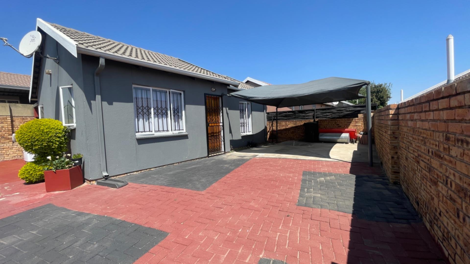 House For Sale in Cosmo City, Roodepoort