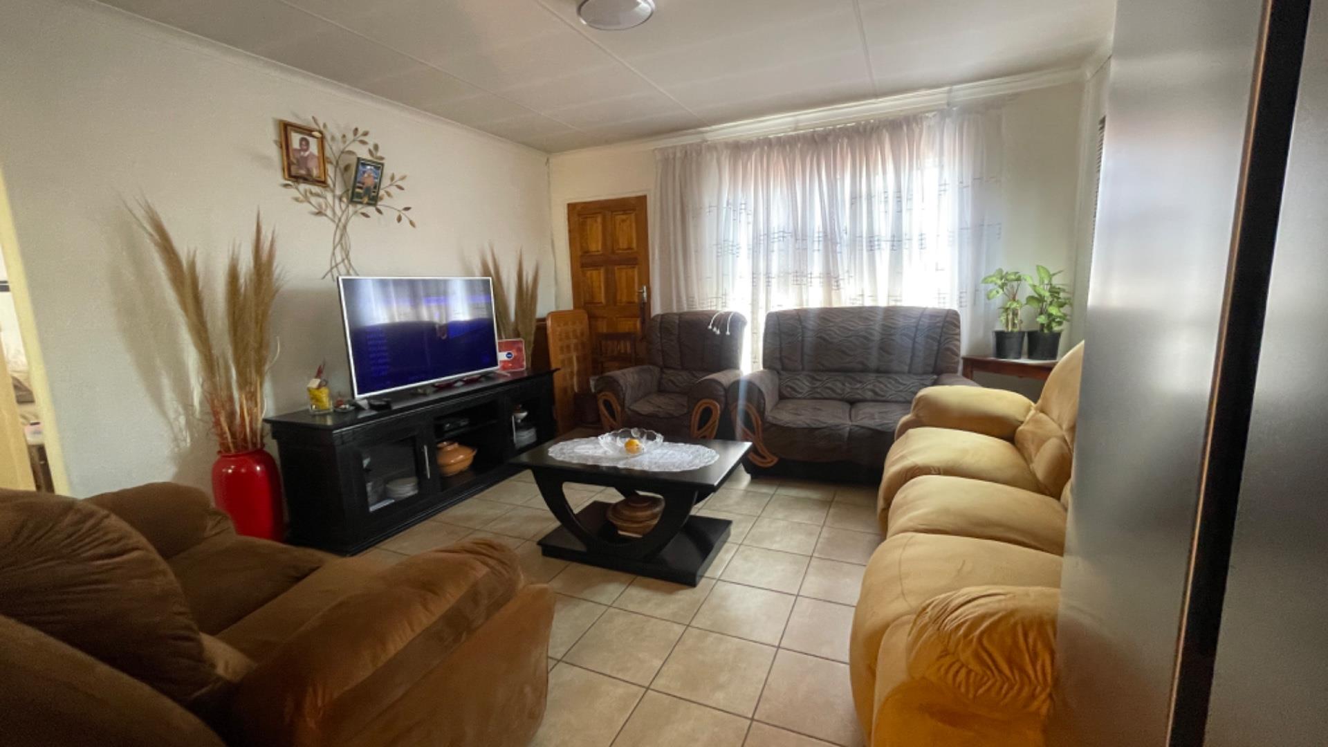House For Sale in Cosmo City, Roodepoort