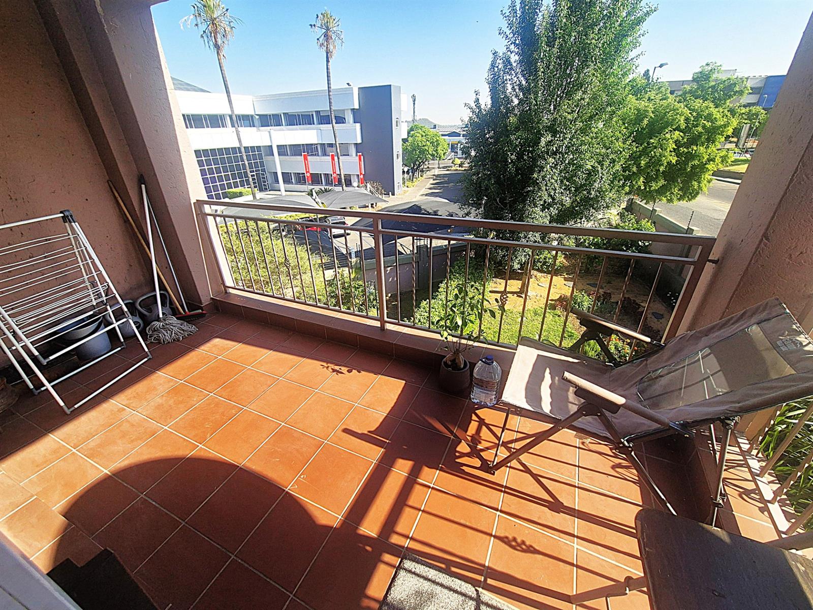 Apartment For Sale in Sunninghill, Sandton