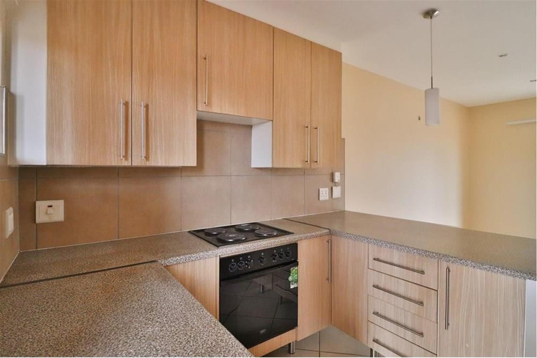 Modern Stylish Secure Apartment - Solar geyser - High speed internet