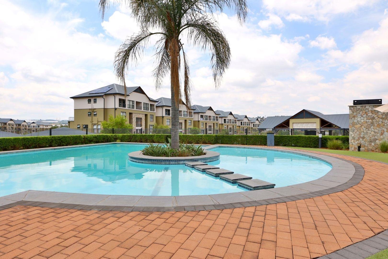 Apartment For Sale in Waterfall Heights, Waterfall, Midrand