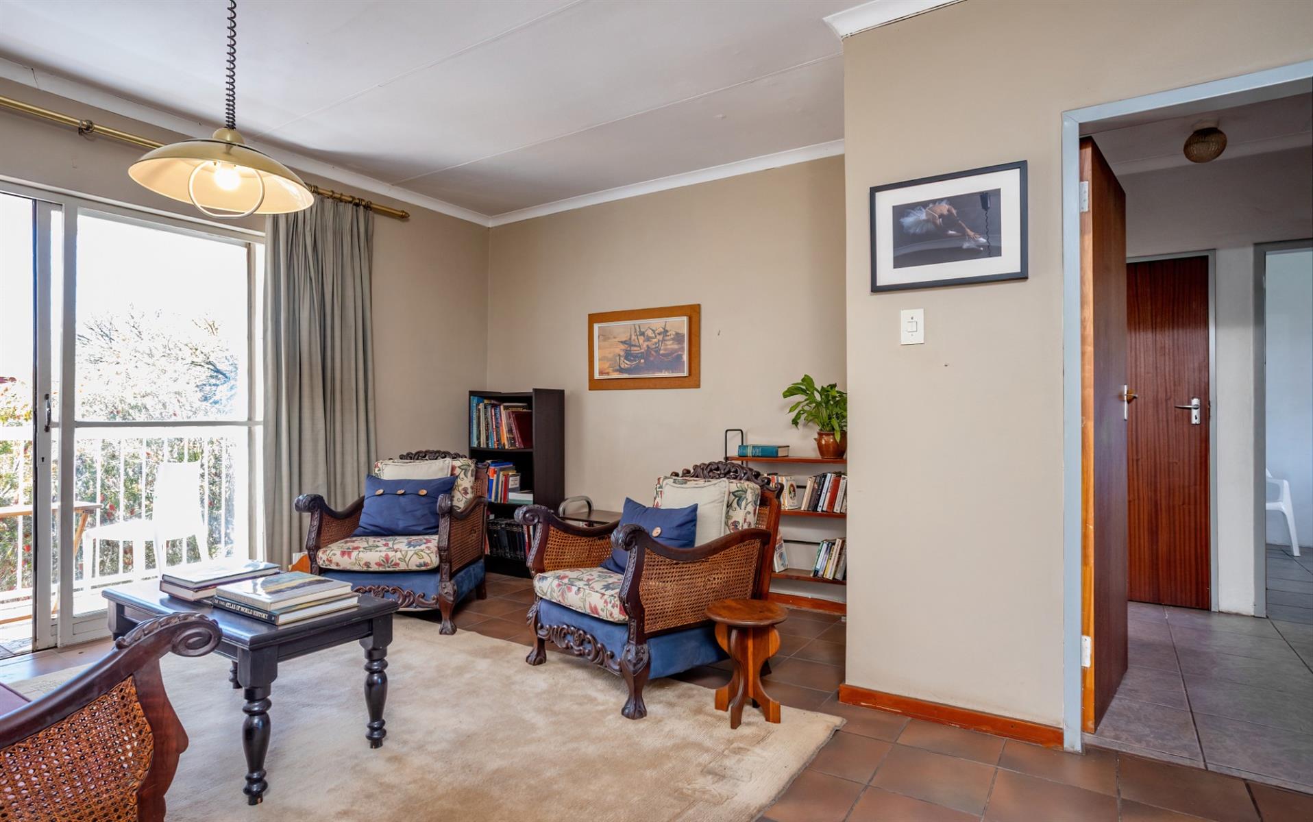 Top-Floor Apartment with Space, Sunlight and Smart Living. Great Location and Great Investment!!