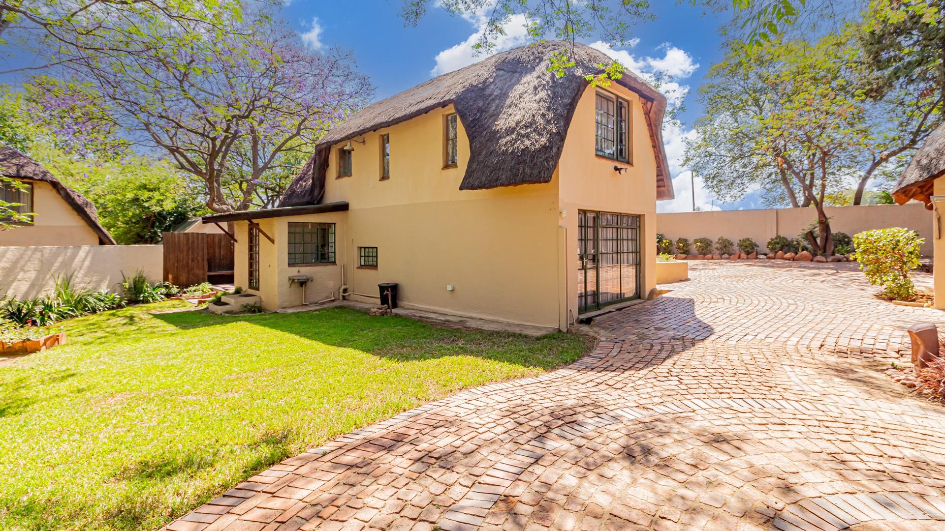 Lodge For Sale in Muldersdrift Lanseria Krugersdorp Full Details Below FULL INFO on Request