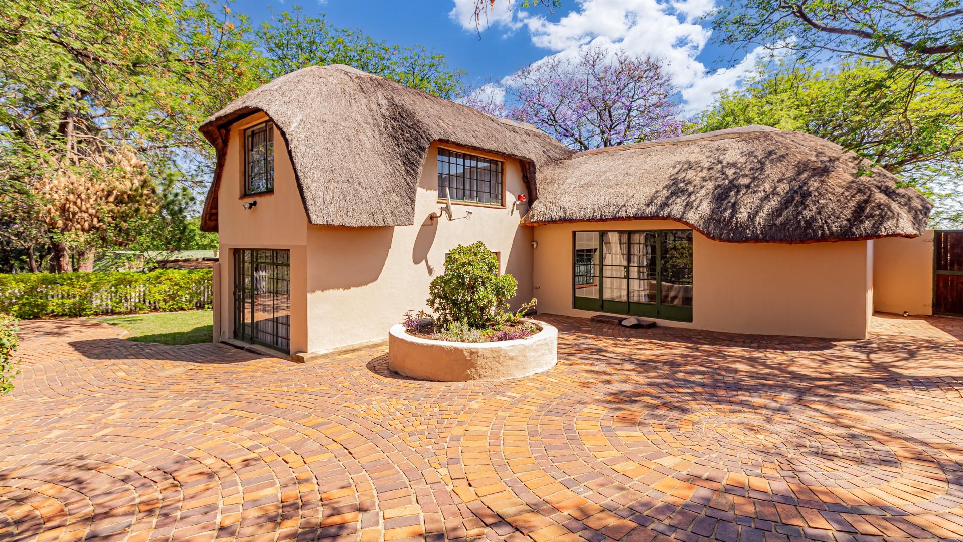 Lodge For Sale in Muldersdrift Lanseria Krugersdorp Full Details Below FULL INFO on Request