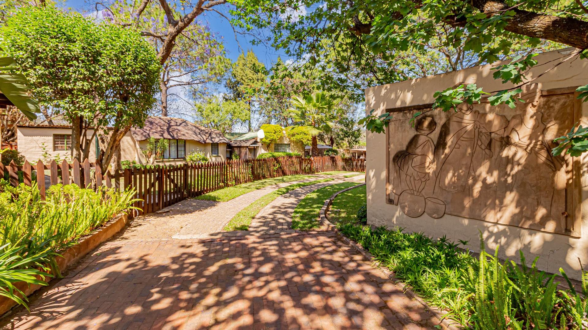 Lodge For Sale in Muldersdrift Lanseria Krugersdorp Full Details Below FULL INFO on Request
