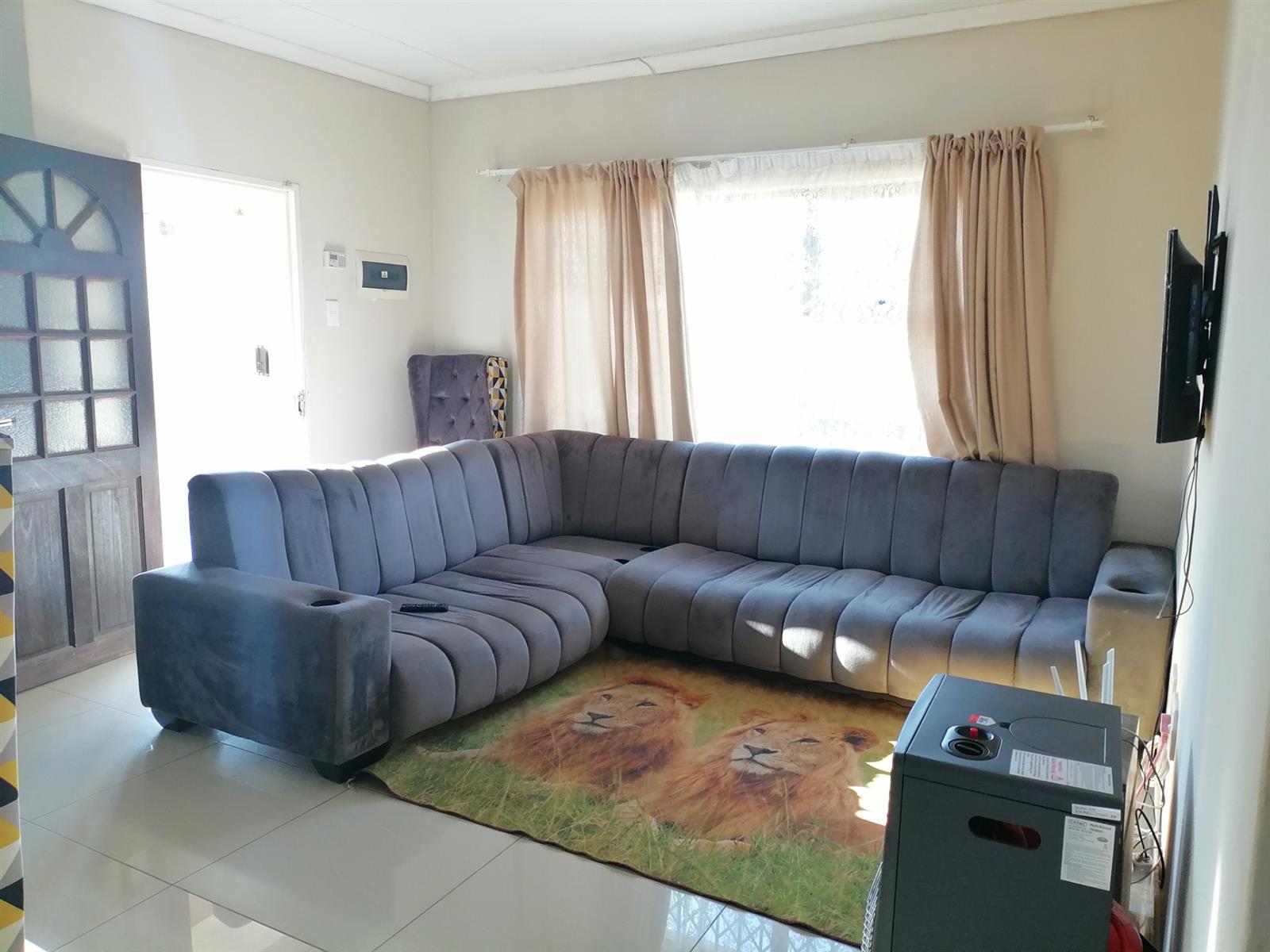 Complex For Sale in Kimdustria, Kimberley