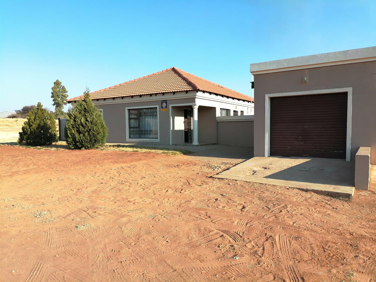 Complex For Sale in Kimdustria, Kimberley