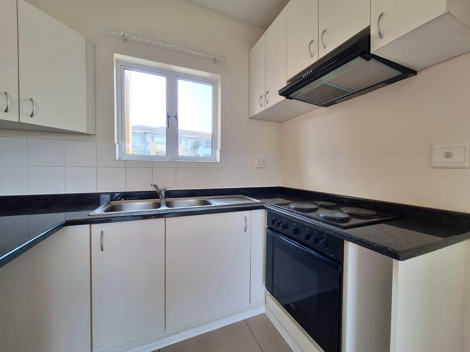 Second Floor Apartment with Balcony in Sheffield Manor
