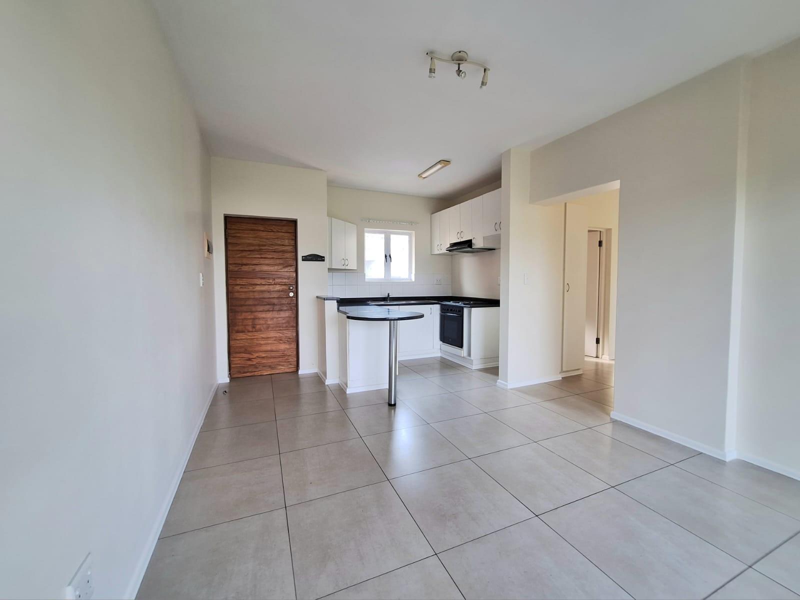 Second Floor Apartment with Balcony in Sheffield Manor