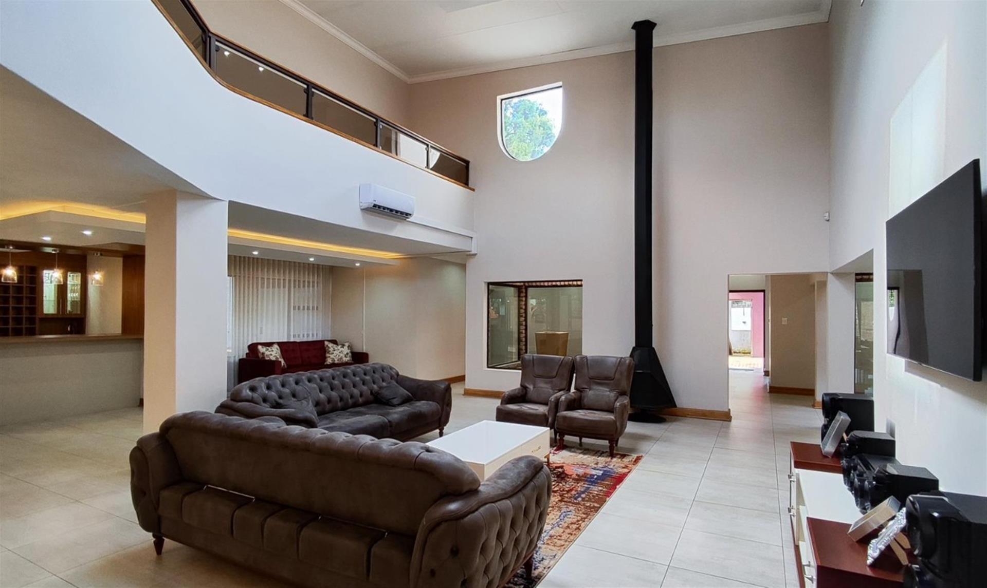 Complex For Sale in Sonneveld, Brakpan