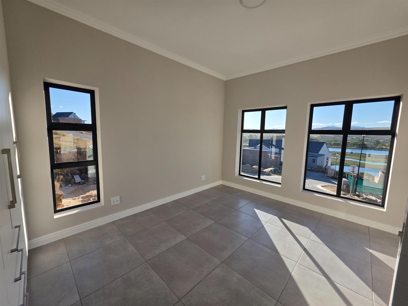 House For Sale in Hartenbos