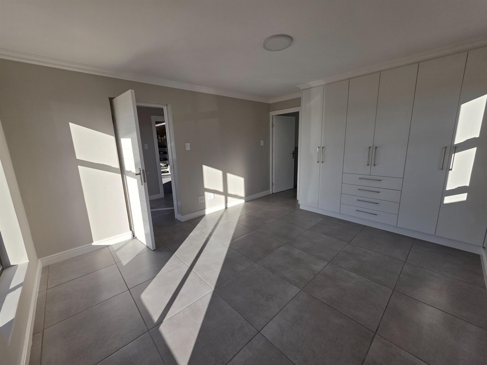 House For Sale in Hartenbos