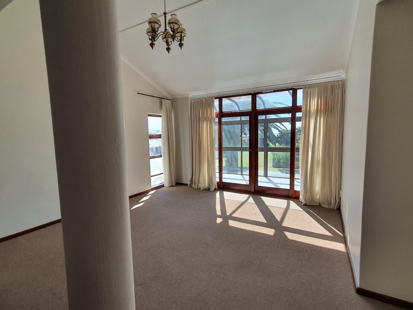 Stunning 6-Bedroom Home with Ocean Views in Bayview, Hartenbos