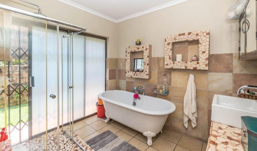 Townhouse For Sale in Panorama Park, Kingsburgh, KwaZulu Natal