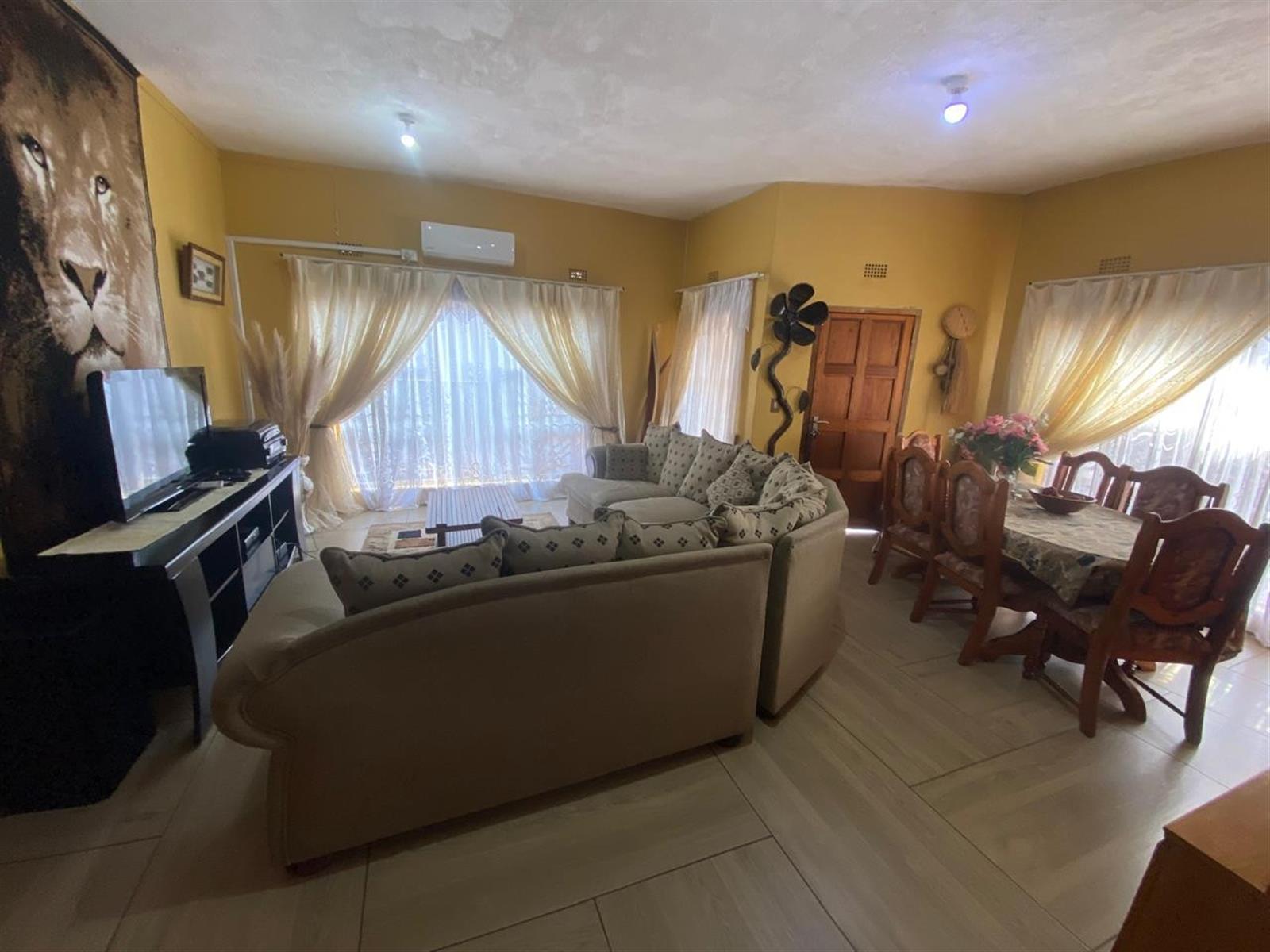 ✨ Spacious Family Home in Hillsview, White River ✨