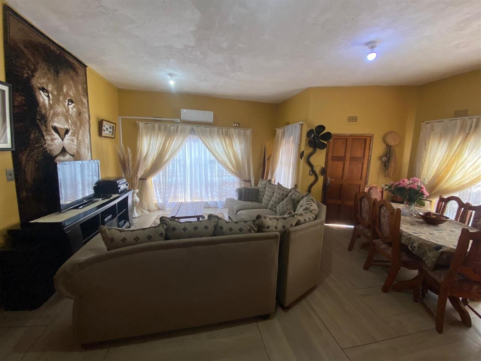 ✨ Spacious Family Home in Hillsview, White River ✨
