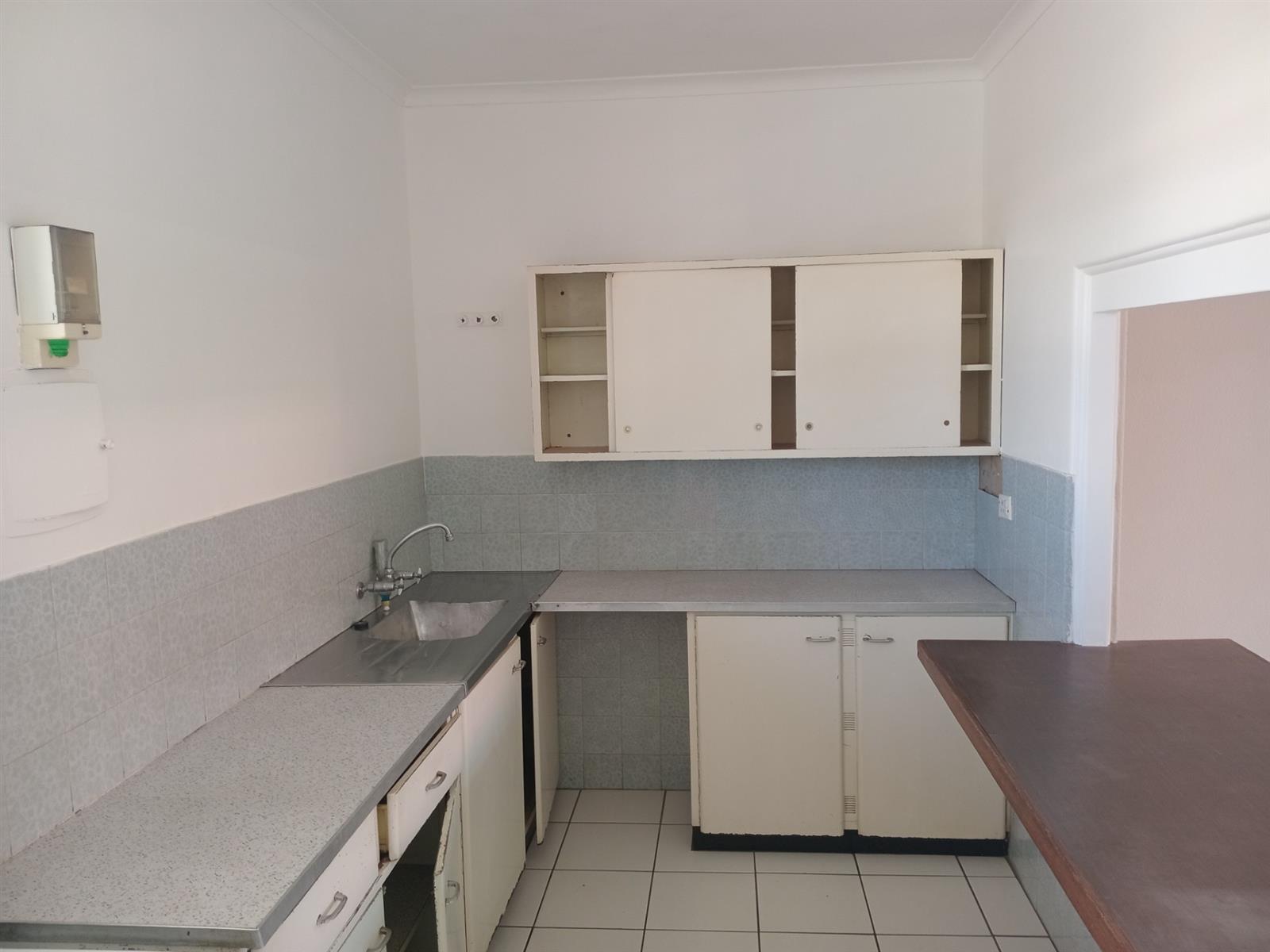 Apartment for sale in Lyndhurst, Johannesburg, 90 m²