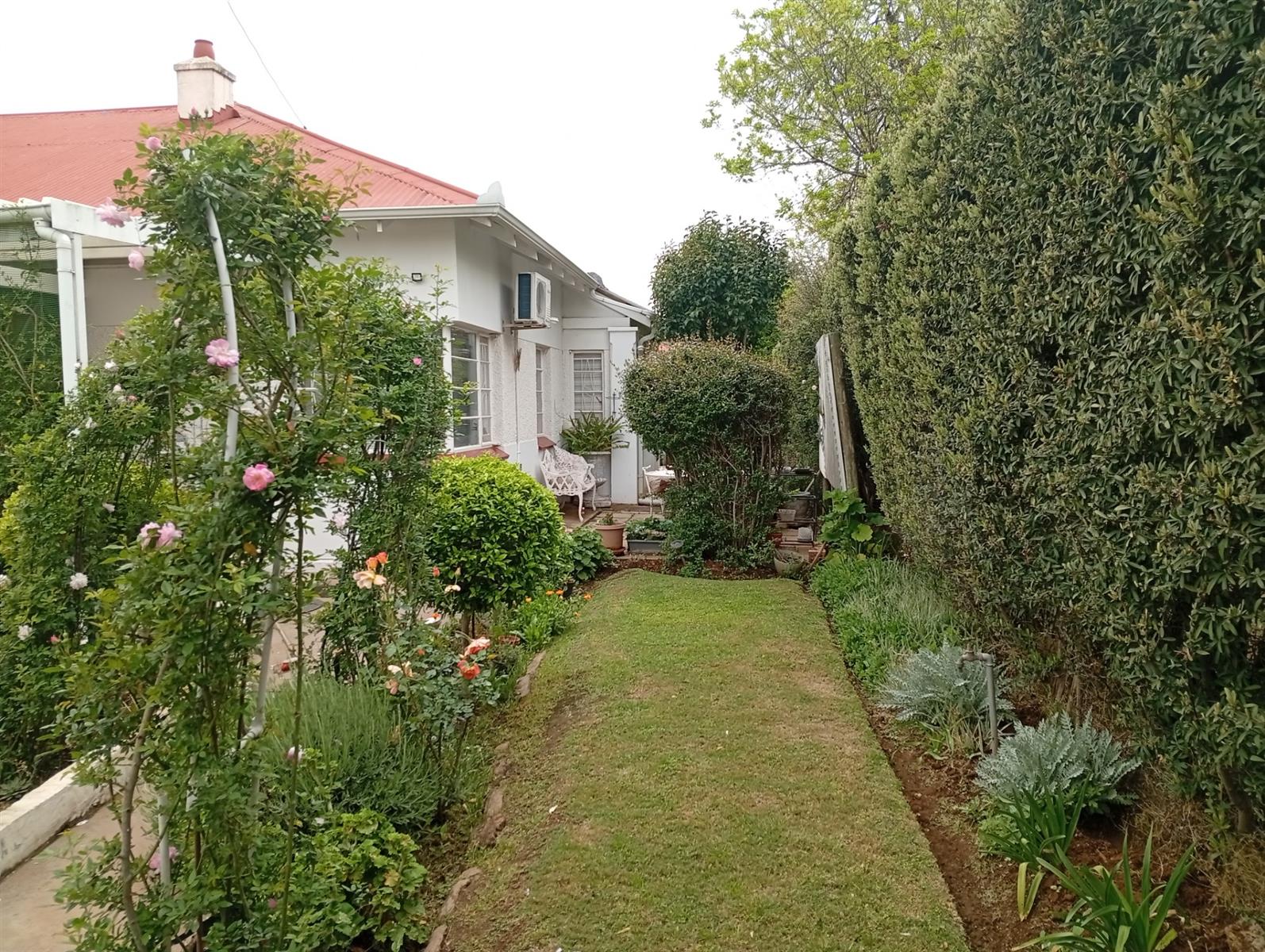 House For Sale in Queenstown Central, Queenstown