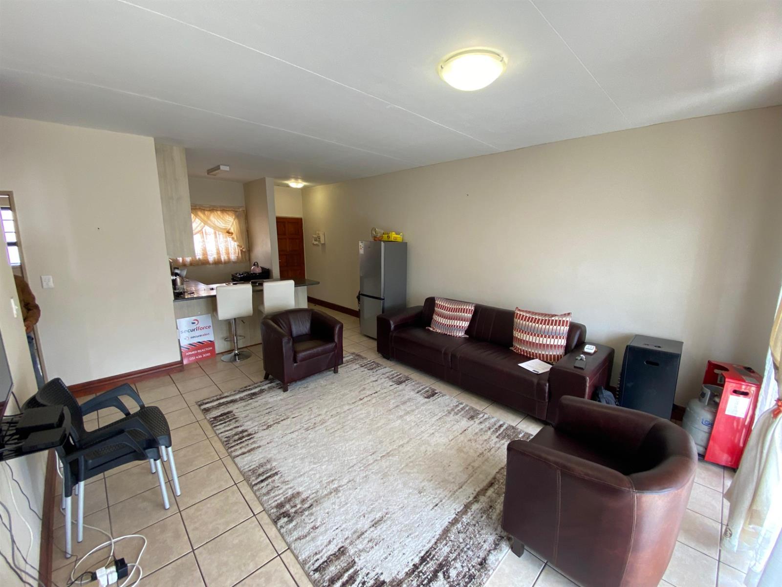 Apartment for sale in Pellissier, Bloemfontein, 70 m²