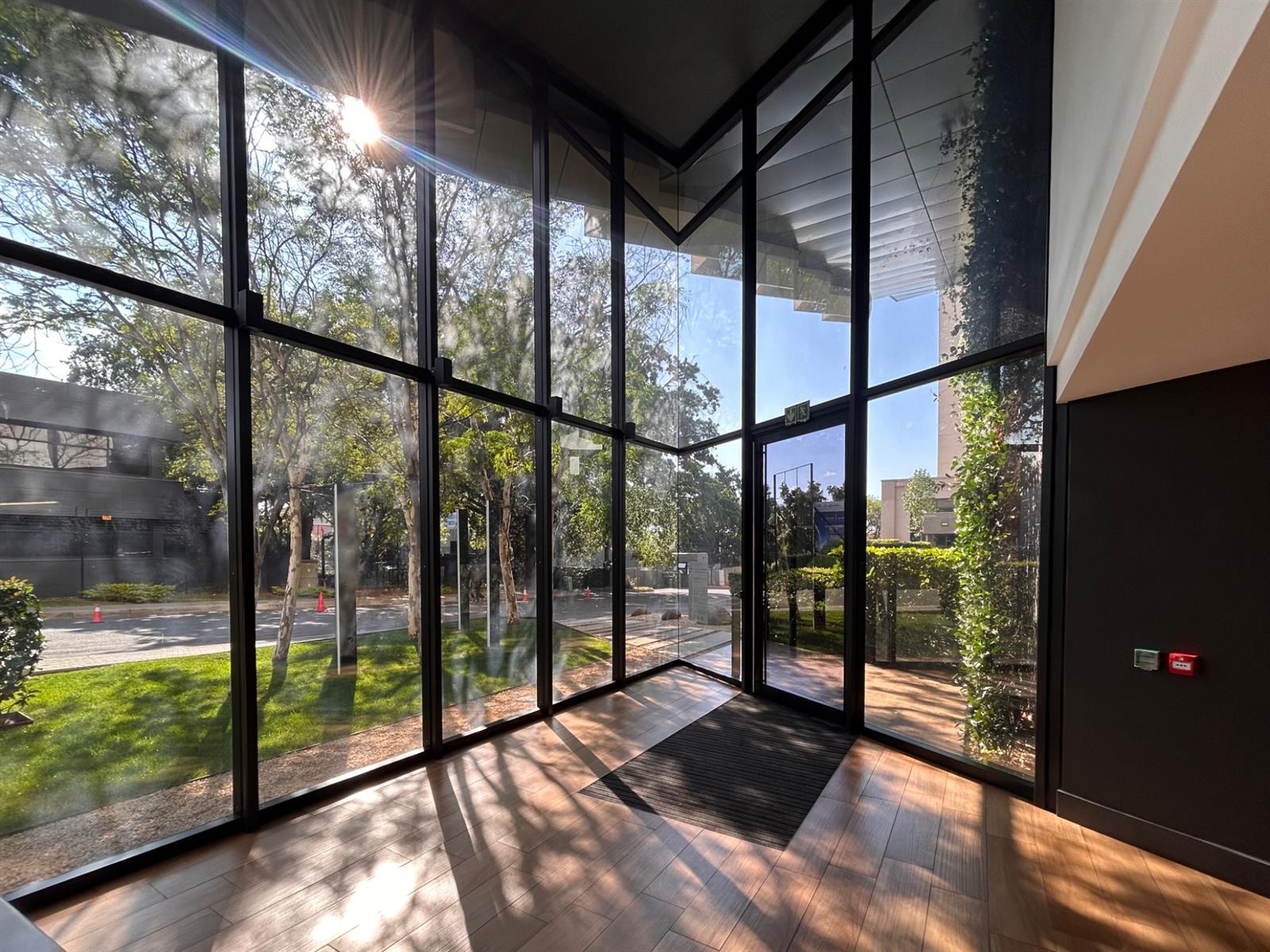 Office Space In Ultra Modern Green Building To Let