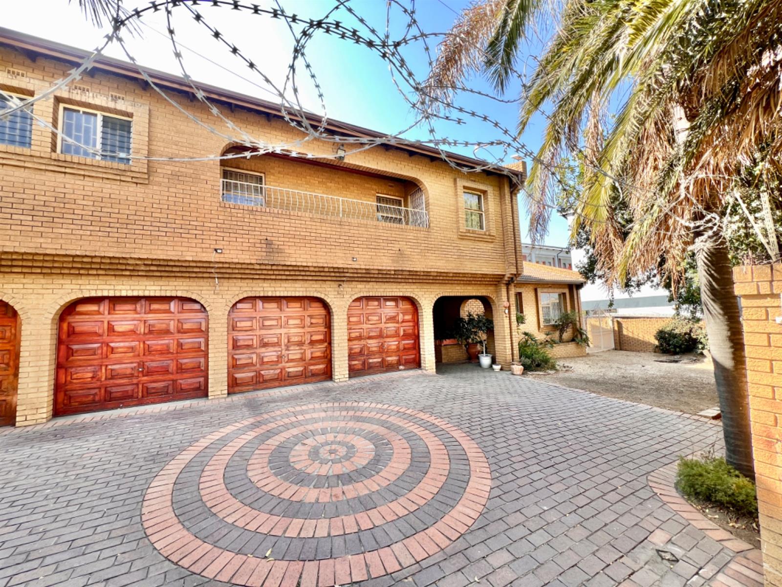 Prime Property with 5 bedroom House and Business Potential in Marlboro Gardens.