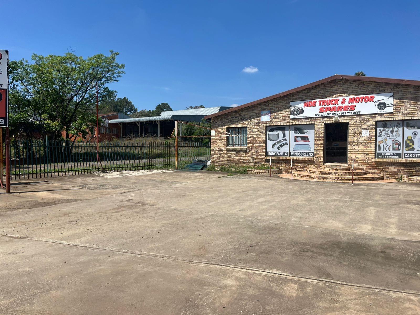 Investment Gem in Dundee-Spacious Commercial-Residential Property on 4000m² in KwaZulu Natal