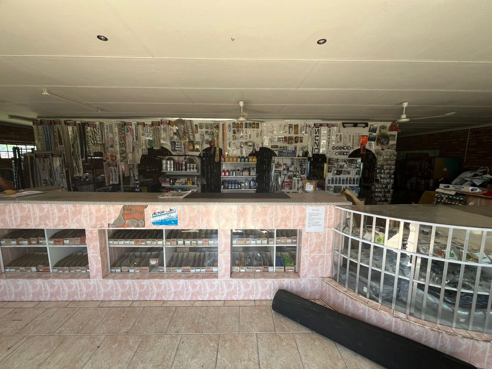 Investment Gem in Dundee-Spacious Commercial-Residential Property on 4000m² in KwaZulu Natal