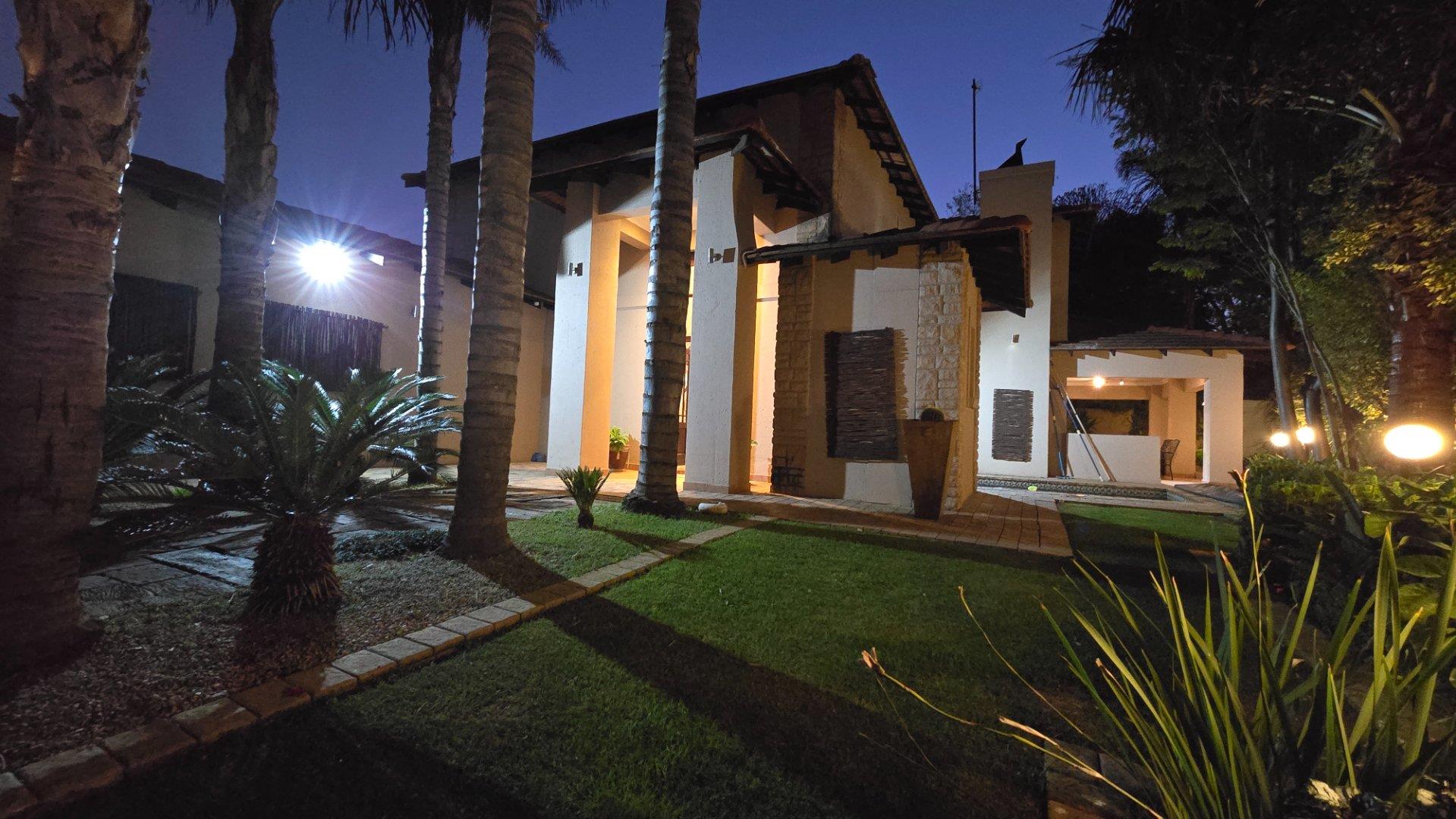 House for sale in Silver Lakes, Pretoria, 308 m²