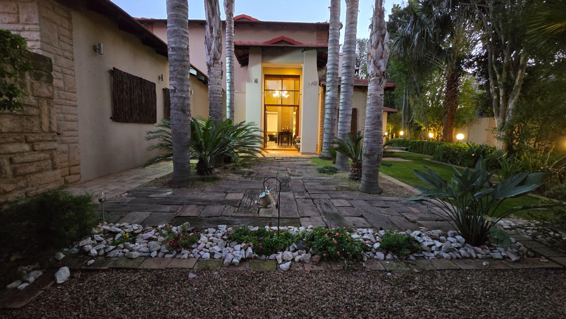 House for sale in Silver Lakes, Pretoria, 308 m²
